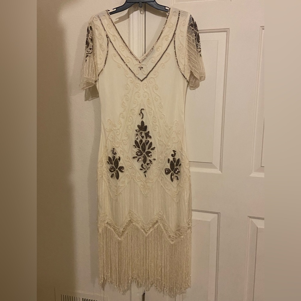 Retro oldies Elegant Cream and Brown Embroidered Dress sz Lrg